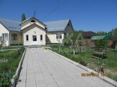 Продаю дом 7-ком. 250кв. м., этаж-2, 20-сот., стена кирпич, Славгородский переулок 21а.