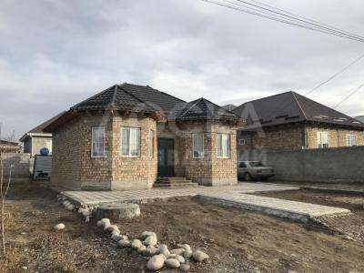 Продаю дом 3-ком. 81кв. м., этаж-1, 4-сот., стена кирпич, Ак-Ордо.