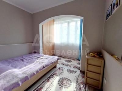 Продаю 2-комнатную квартиру, 44кв. м., этаж - 8/9, мкр Улан.