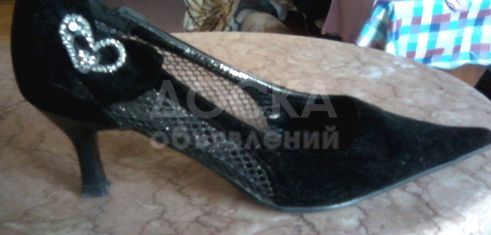 Красивые туфли на невысоком каблучке из искусственной замши. Турция. Размер 38.