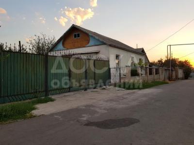 Продаю дом 6-ком., 120кв. м., этаж-1, 14,7-сот., стена кирпич, Аламединский район, с.Восток, ул. К-Маркса 10.