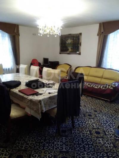 Продаю 5-комнатную квартиру, 136кв. м., этаж - 1/4, К. АКИЕВА-РЫСКУЛОВА..