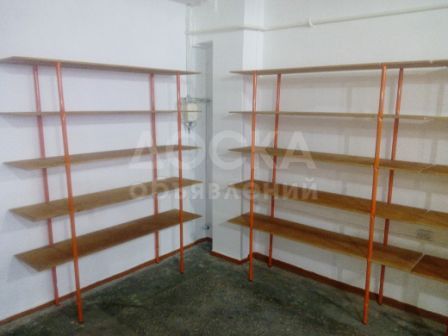 Продаю стелажи, полки можно на склад, можно и в магазин.