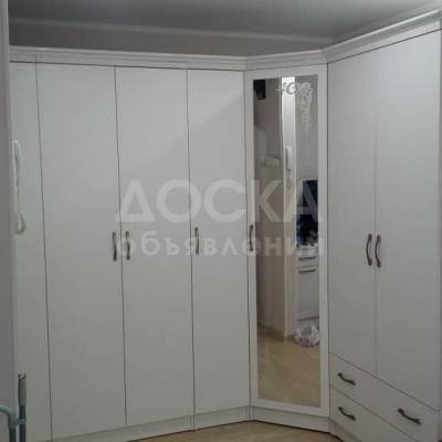 Угловой шкаф