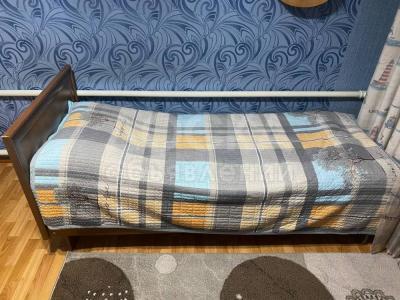 СРОЧНО ПРОДАЮ КРОВАТЬ С МАТРАСОМ
