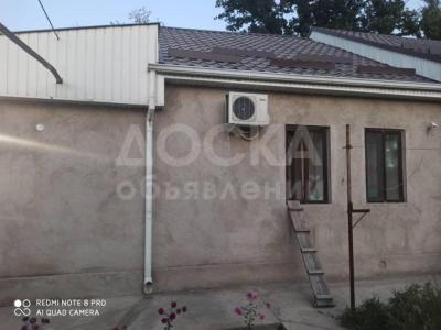 Продаю полдома 3-ком. 42,9кв. м., этаж-1, 3,4-сот., стена саман, Чапаева/Гагарина .