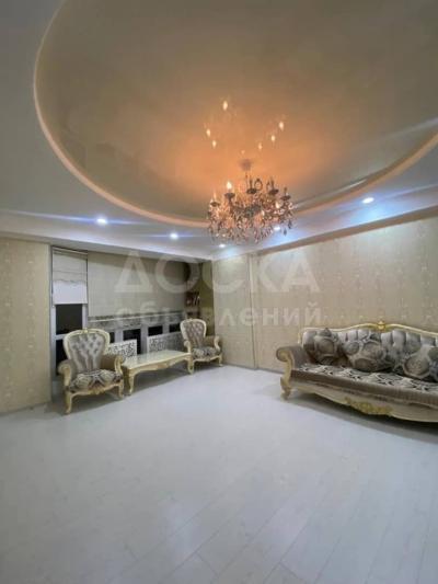 Продаю 3-комнатную квартиру, 120кв. м., этаж - 3/10, 7 микрорайон.