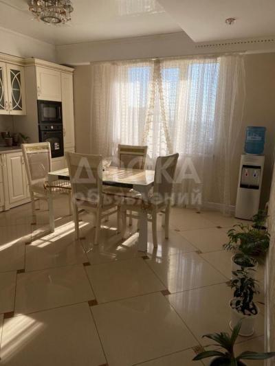 Продаю 3-комнатную квартиру, 79кв. м., этаж - 9/10, мкр Кок-Жар Элитка с ремонтом и мебелью. Цент отопление 68.000$.