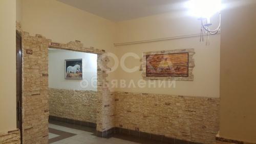 Продаю квартиру 4-ком., 156кв. м., этаж - 8/9, пересечение Уметалиева – Чокморова.