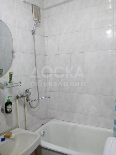 Продаю квартиру 1-ком., 33,5кв. м., этаж - 2/5, 10 мкр.