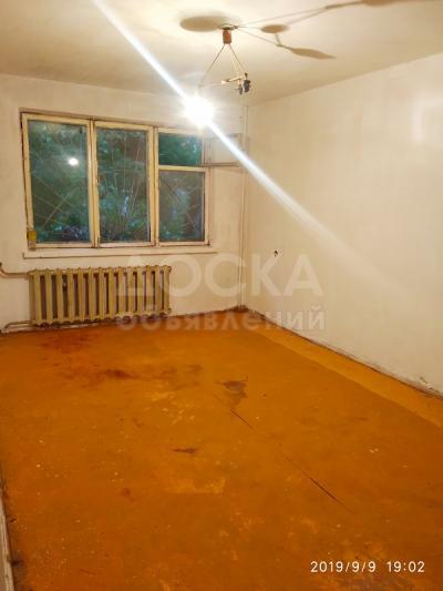 Продаю 2-комнатную квартиру, 43кв. м., этаж - 1/5, Бейшеналиева/Московская.