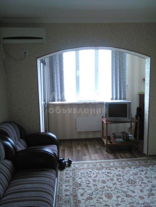 Продаю квартиру 2-ком., 68кв. м., этаж - 4/9, Бишкек,