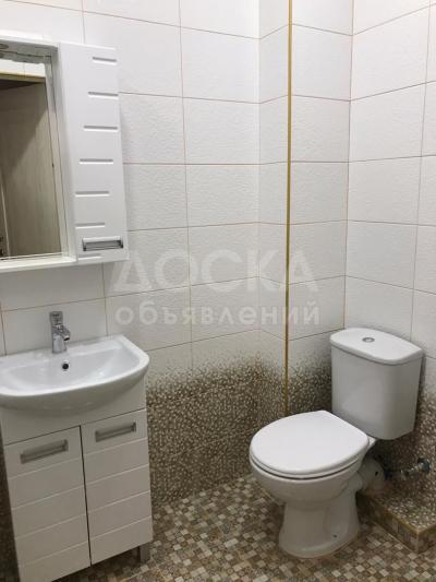 Продаю 1-комнатную квартиру, 46кв. м., этаж - 4/10, Панфилова\Боконбаева.