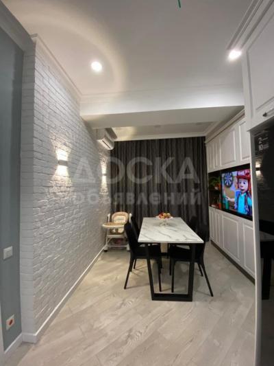 Продаю 1-комнатную квартиру, 60кв. м., этаж - 10/10, Боконбаева Турусбекова.