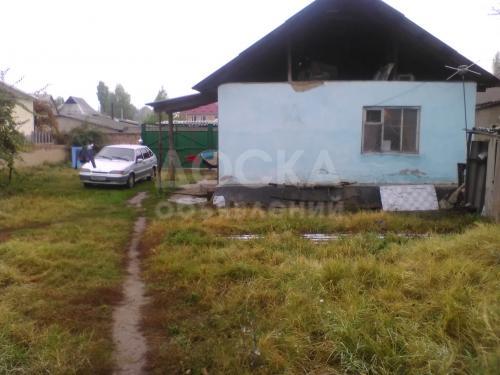 Продаю дом 4-ком., 4сотуккв. м., этаж-1, 4-сот., стена саман, Набережная 89.