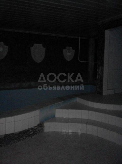 Продаю дом 15-ком., 1000кв. м., этаж-1, 7-сот., стена кирпич, бишкек.