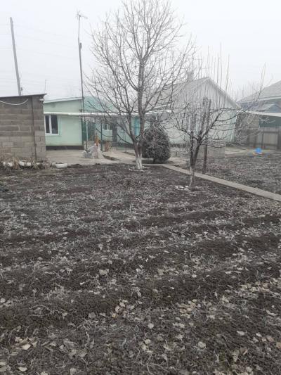 Продаётся 4 комнатная в центре Беловодское.