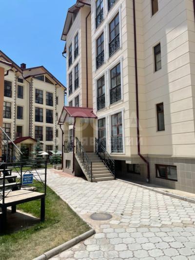 Продаю 2-комнатную квартиру, 50кв. м., этаж - 3/5, ул Аллея Акматова, 4а.