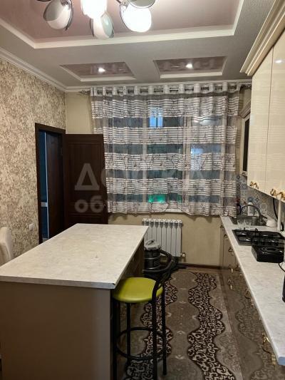 Продаю 2-комнатную квартиру, 64кв. м., этаж - 3/8, Исакеева.