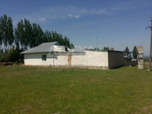 Продаю дом 1-ком., 50кв. м., этаж-1, 50-сот., стена кирпич, Бишкек.