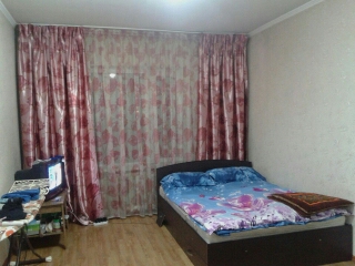 Продаю 1 к кв в мкр Восток 5. Пр. Чуй
 6/10, 45 м2, Ч/АК, лоджия застеклена, 
сан узел раздельный, дом монолитный, 
мебель и техника останется
Цена: 1 960 000 сом ( 28 500$ )
Тел: 0557221533