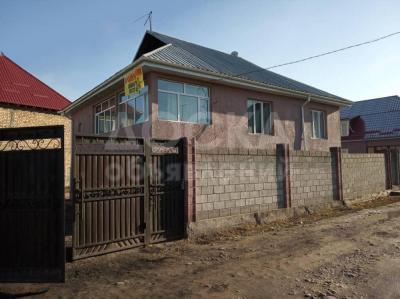 Продаю дом 5-комнатную 1кв. м., этаж-2, 1-сот., стена кирпич, АК-БОСОГО.