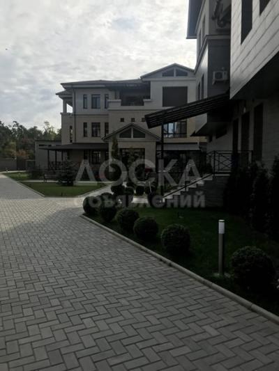 Продаю 3-комнатную квартиру, 127кв. м., этаж - 2/3, Малдыбаева/Джаманбаева.