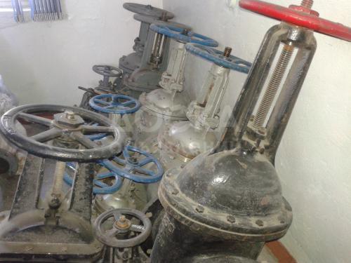 Продаю задвижки (чугунные, стальные), вентили, краны пожарные и много другое