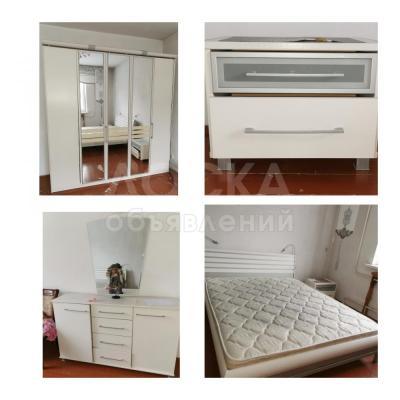 Продаю спальный гарнитур