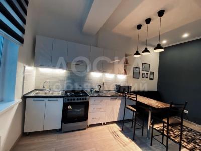 Продаю 1-комнатную квартиру, 45кв. м., этаж - 2/9, Репина/Льва Толстого.