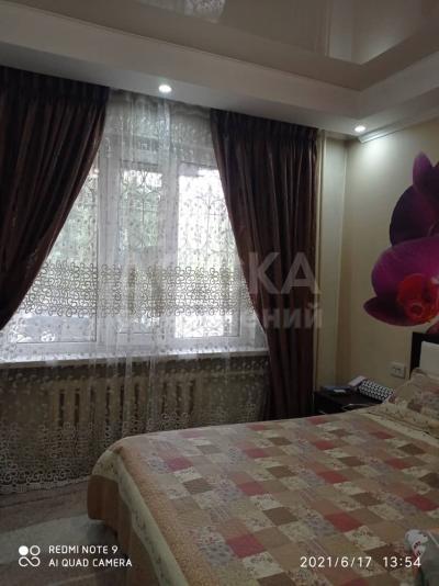 Продаю 5-комнатную квартиру, 100кв. м., этаж - 1/9,  Восток-5, Центр, пр. Чуй.