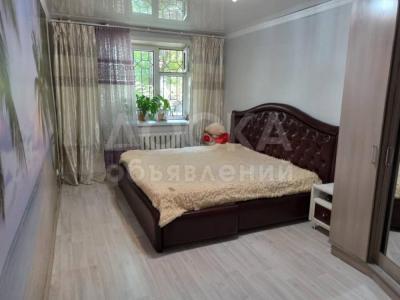 Продаю 4-комнатную квартиру, 85кв. м., этаж - 1/3, Ул.Молодая Гвардия/Ленинградская .