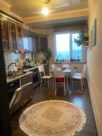 Продаю 3х.комкв в Аламедин 1