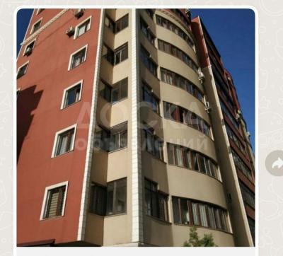 Продаю 3-комнатную квартиру, 96кв. м., этаж - 8/9, южная магистраль .