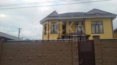 Продаю дом 5-ком., 300кв. м., этаж-3, 5-сот., стена кирпич, К.Маркса.