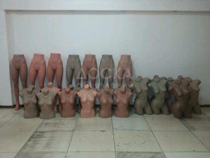 Срочно продаю стиллажи,манекены,витрины,зеркало дешево.