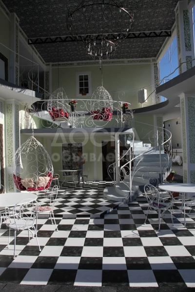 Продаю здание 3000кв. м., Льва Толстого.