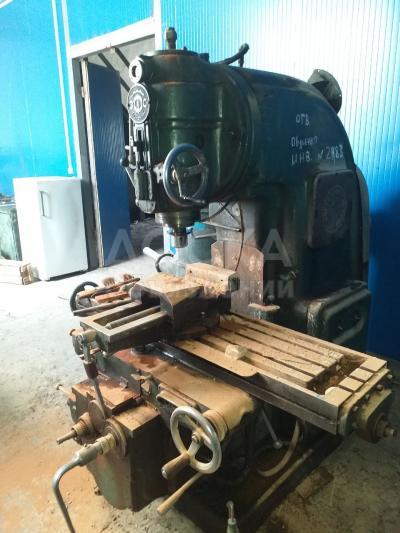 Срочно! Продается  6М12П - Станок вертикальный консольно-фрезерный