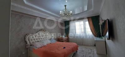 Продаю 2-комнатную квартиру, 96кв. м., этаж - 4/10, 5й микрорайон .