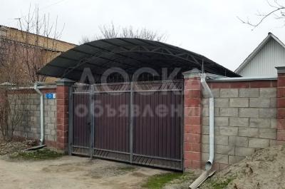 Продаю дом 5-ком. 100кв. м., этаж-1, 5-сот., стена кирпич, с.Аламедин (район ГЭС-2), по улице Токтогула 4.