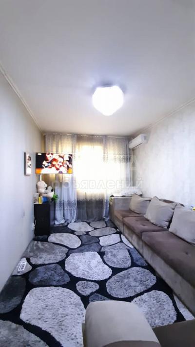 Продаю 2 комн. квартиру по цене 1 комнатной! Мкр. Аламедин1, городок Энергетиков, этаж 1/5