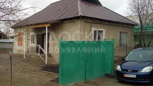 Продаю дом 4-ком., 130кв. м., этаж-1, 7-сот., стена кирпич, с. Сокулук ул. Цветочная 4.