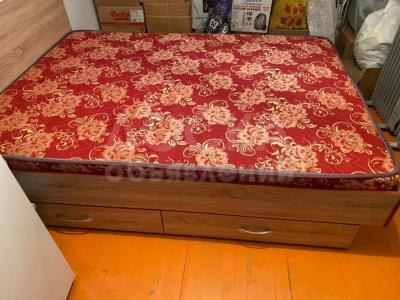 Продаю 2-х местную кровать за 7000 сом. Размер 190*145.