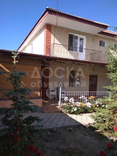 Продаю коттедж 3-ком. 120кв. м., этаж-2, 2-сот., стена кирпич, Чолпон-ата.