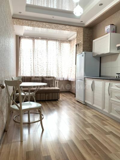 Продаю 1-комнатную квартиру, 43кв. м., этаж - 7/9, Логвиненко/Бокомбаева.