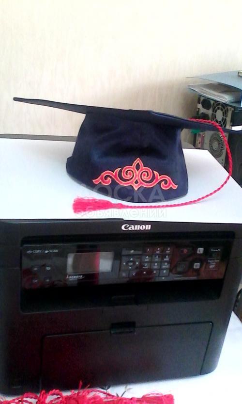 Мантии студенческие и профессорские.