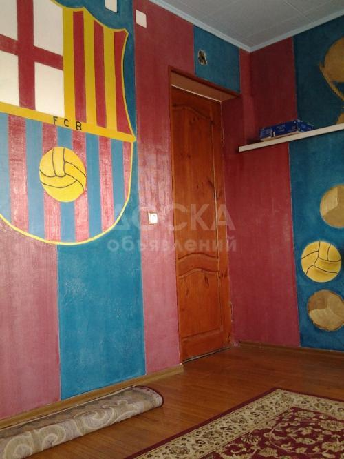 Продаю дом, 4-ком., 140кв. м., этаж-2, 4-сот., стена кирпич, Бишкек,