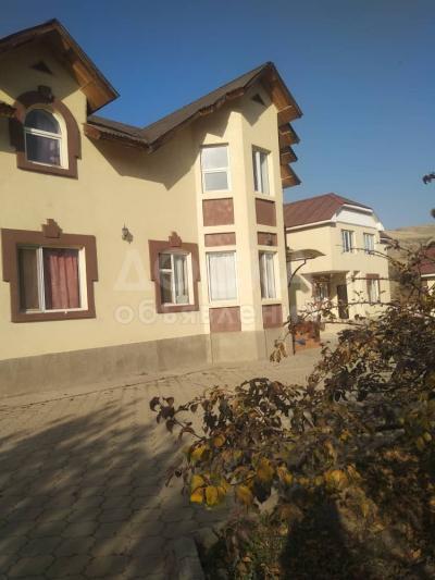 Продаю дом 10-ком. 346кв. м., этаж-2, 50-сот., стена кирпич, село Бешкунгей.