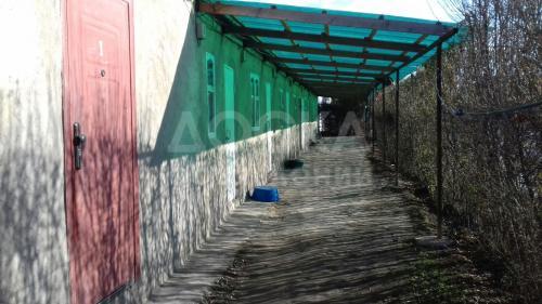 Продаю дом 8-ком., 1кв. м., этаж-1, 4-сот., стена кирпич, Институт Земледелия.