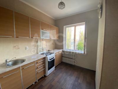 Продаю 2-комнатную квартиру, 53кв. м., этаж - 5/5, 10-й микрорайон.